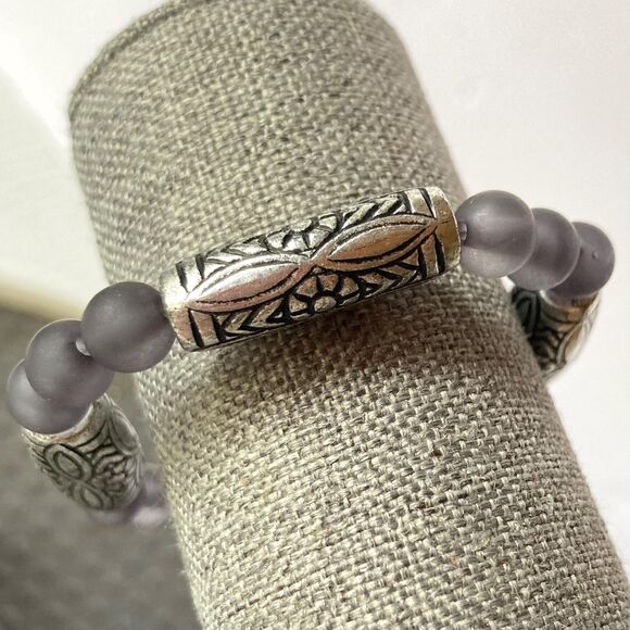 Infinity Bracelet Segmented Silvertone Statement Stretch Bracelet 8 Inches - Picture 10 of 12